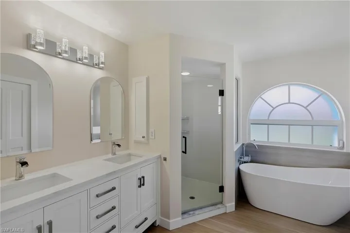 1011 Sw 52nd St, Cape Coral, Florida 33914