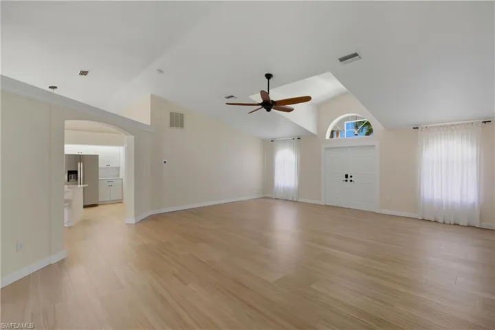 1011 Sw 52nd St, Cape Coral, Florida 33914