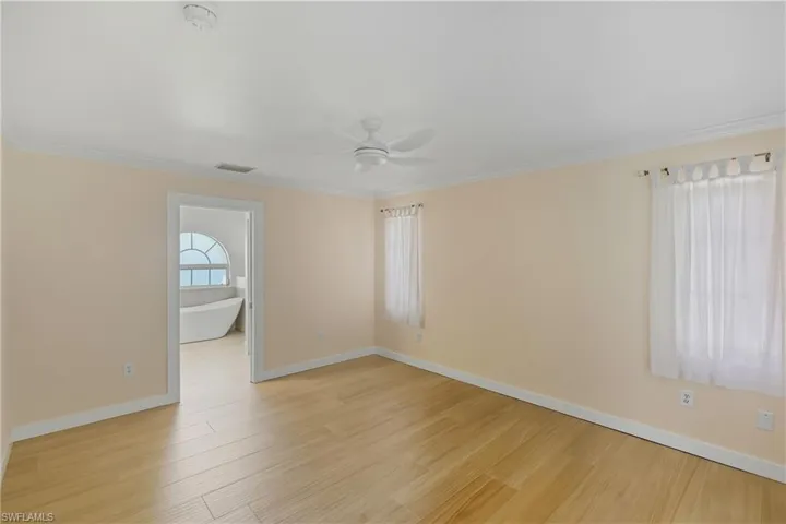 1011 Sw 52nd St, Cape Coral, Florida 33914