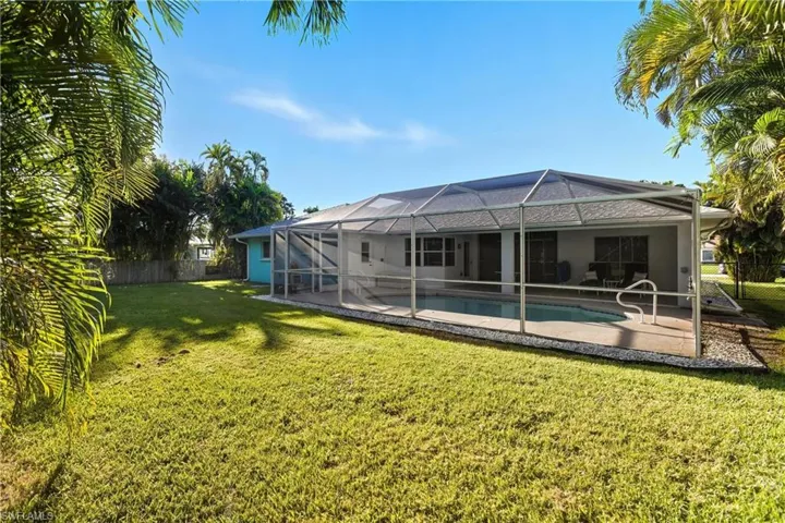 1011 Sw 52nd St, Cape Coral, Florida 33914