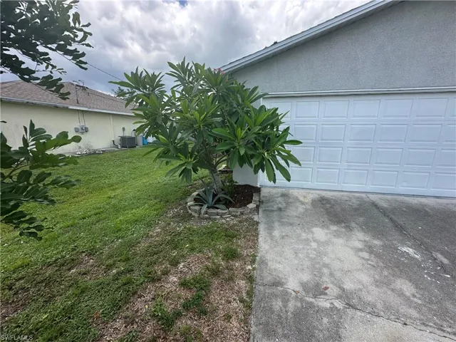 2124 Ne 7th Pl, Cape Coral, Florida 33909