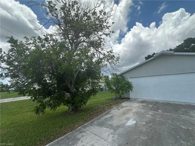 2124 Ne 7th Pl, Cape Coral, Florida 33909