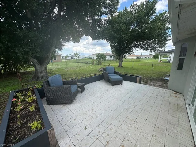 2124 Ne 7th Pl, Cape Coral, Florida 33909