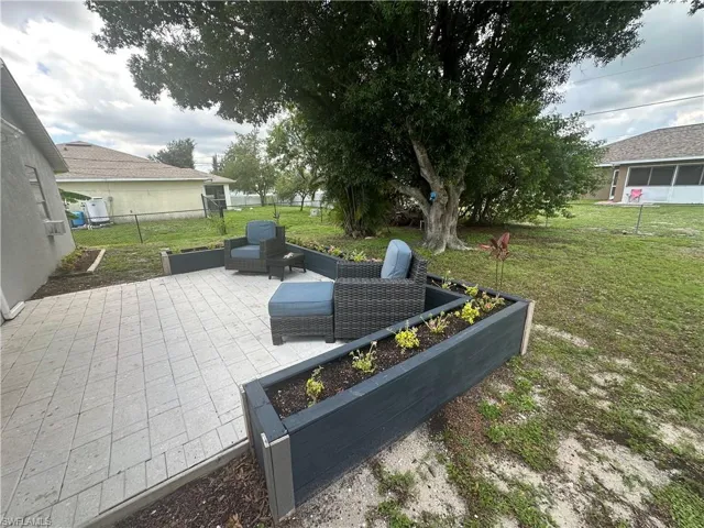 2124 Ne 7th Pl, Cape Coral, Florida 33909