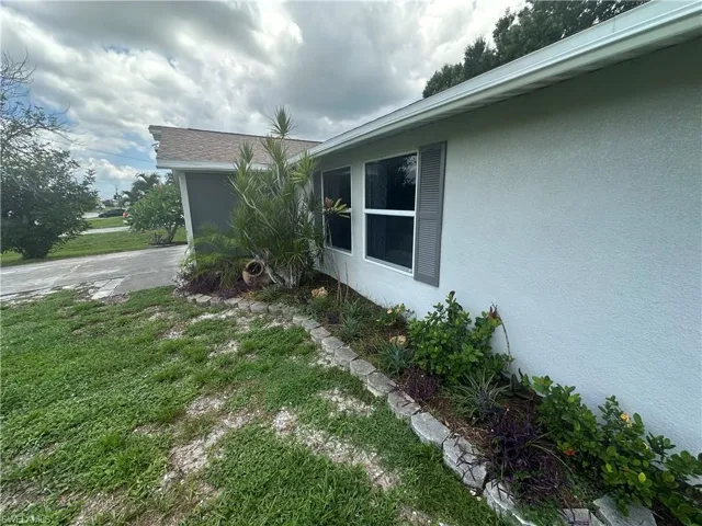 2124 Ne 7th Pl, Cape Coral, Florida 33909