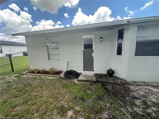 2124 Ne 7th Pl, Cape Coral, Florida 33909