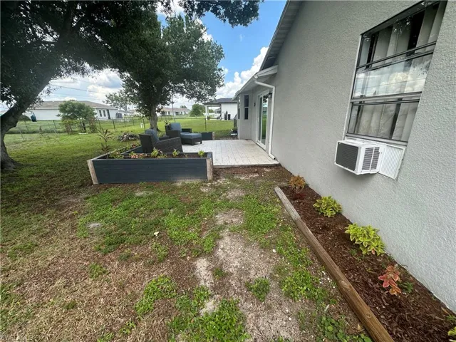 2124 Ne 7th Pl, Cape Coral, Florida 33909