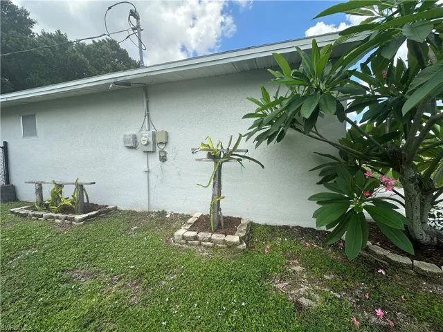 2124 Ne 7th Pl, Cape Coral, Florida 33909