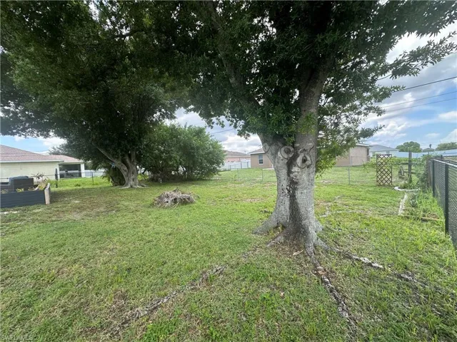 2124 Ne 7th Pl, Cape Coral, Florida 33909