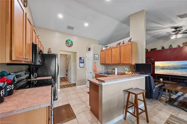23 NW 29th  AVE, Cape Coral, FL 33993