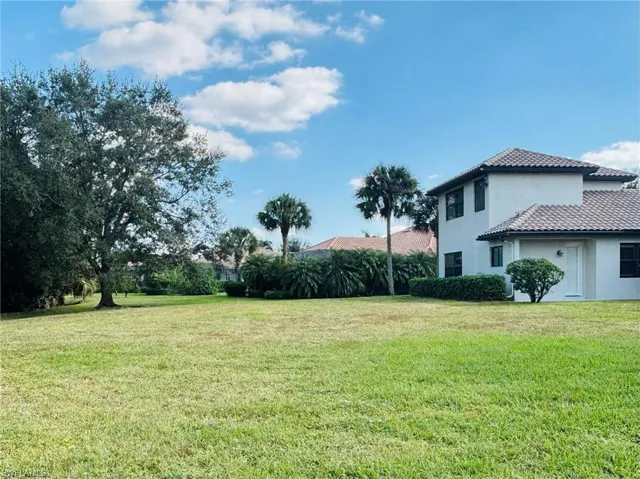 View of grassy yard