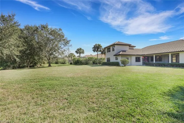 View of grassy yard