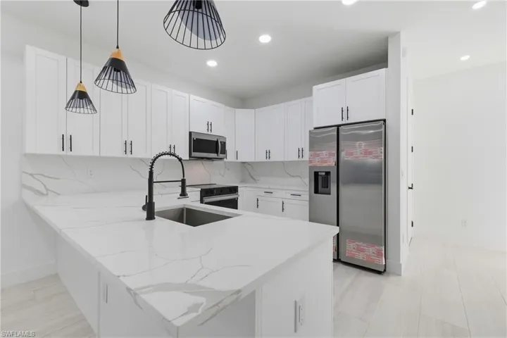 3631 Sw Santa Barbara Pl, Cape Coral, Florida 33914
