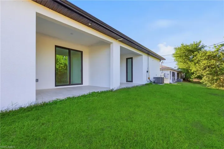 3631 Sw Santa Barbara Pl, Cape Coral, Florida 33914