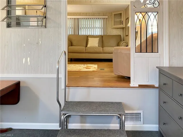 ENTRY TO LIVING AREA