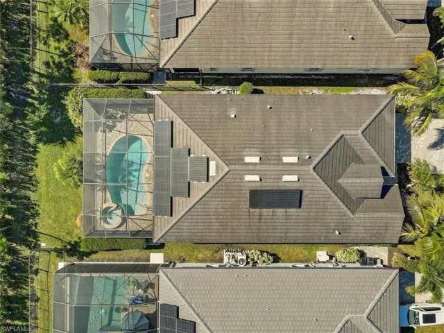 Bird's eye view of a pool area