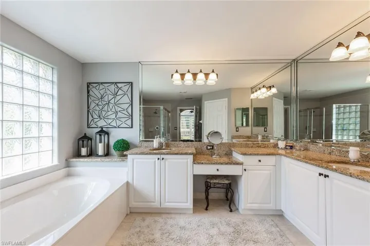 2438 Butterfly Palm Dr, Naples, Florida 34119