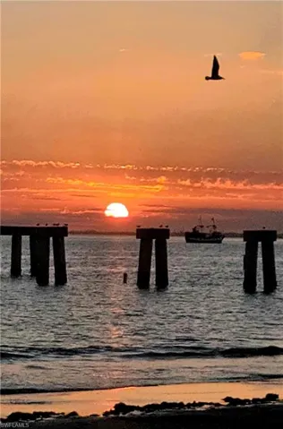 Fort Myers beach is only 25m