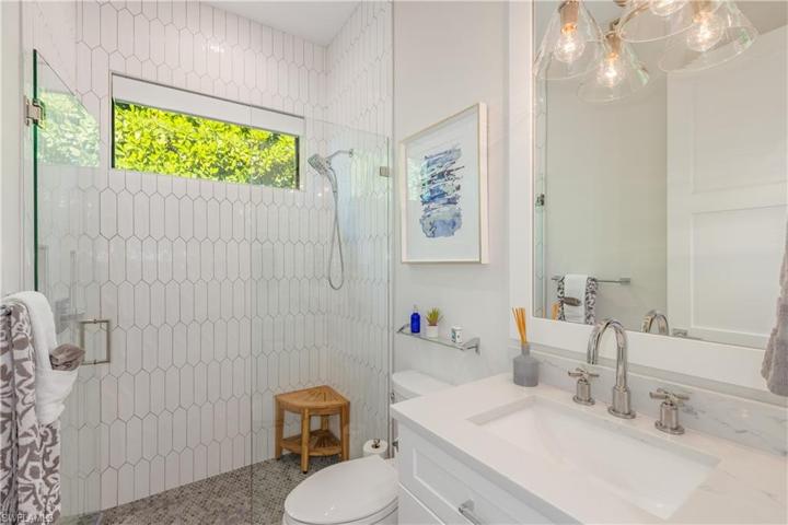 Guest Full Bathroom 2