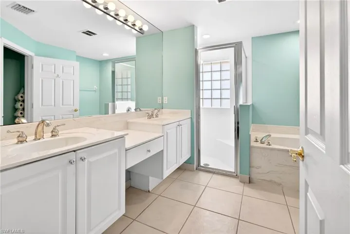 8816 Cascades Isle Blvd, Estero, Florida 33928