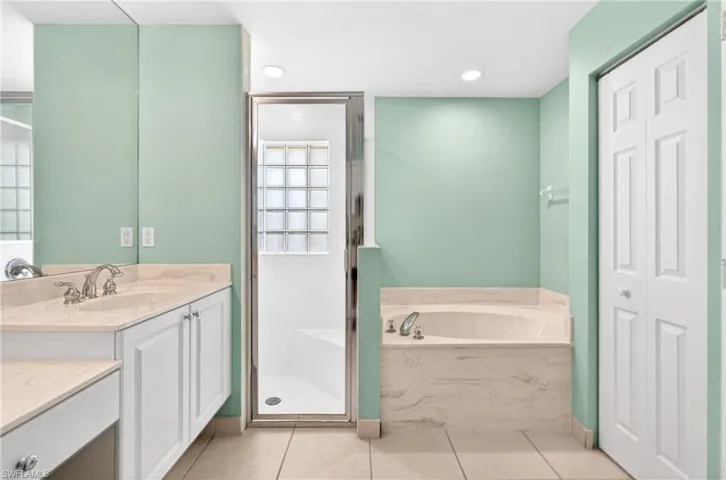 8816 Cascades Isle Blvd, Estero, Florida 33928