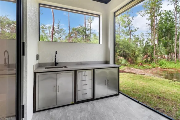 Outdoor Kitchen