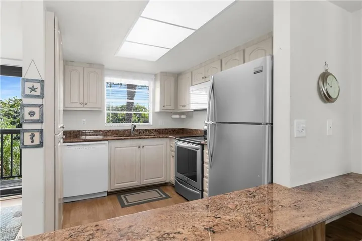 16007  Davis  RD, Fort Myers, FL 33908