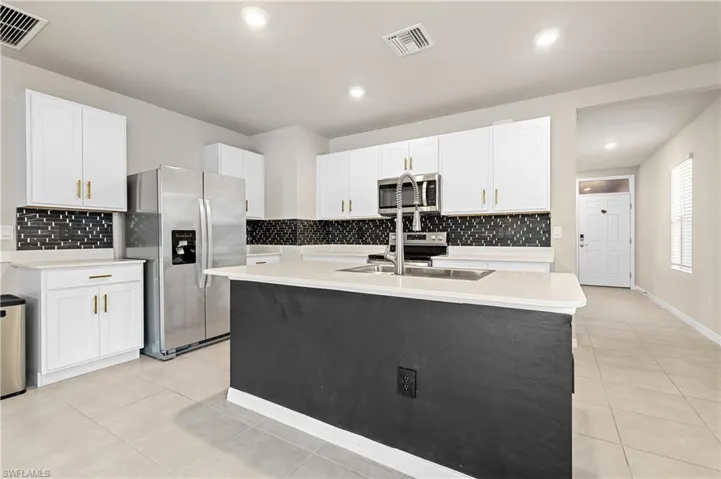 2872 Star Coral Dr, North Fort Myers, Florida 33903