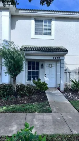 8239 Pacific Beach Dr, Fort Myers, Florida 33966
