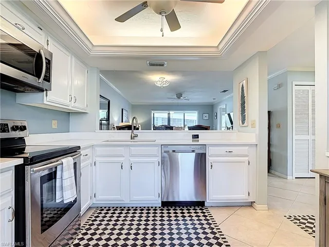 177  Fox Glen  DR, Naples, FL 34104
