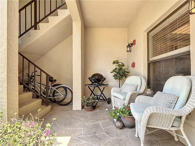 177  Fox Glen  DR, Naples, FL 34104