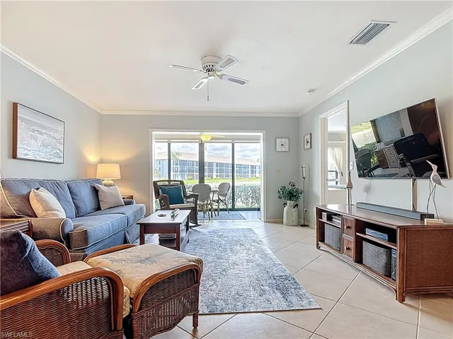 177  Fox Glen  DR, Naples, FL 34104