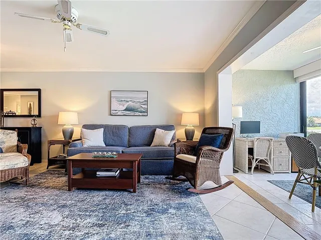 177  Fox Glen  DR, Naples, FL 34104