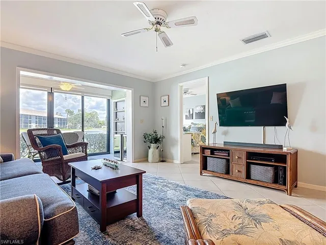 177  Fox Glen  DR, Naples, FL 34104