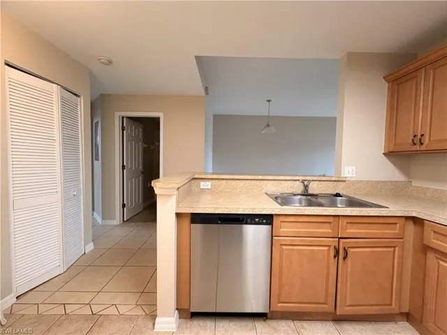 4299  Bellasol  CIR, Fort Myers, FL 33916