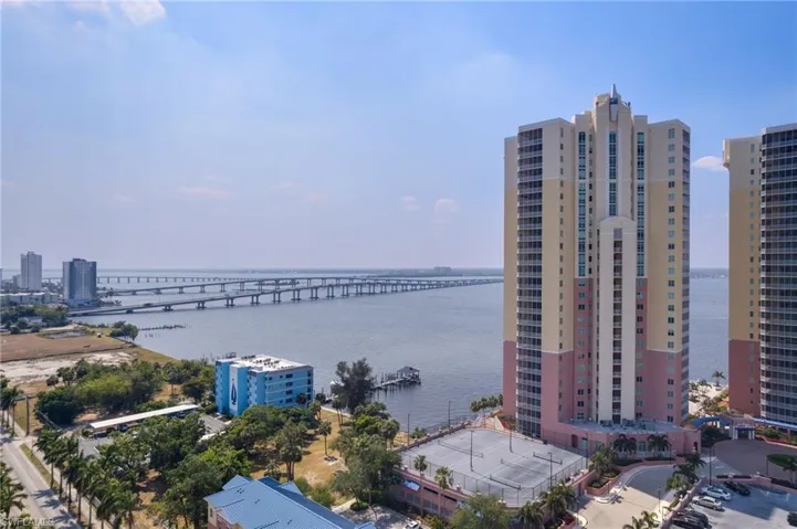 2743  1st  ST, Fort Myers, FL 33916