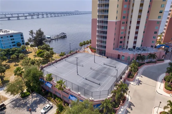 2743  1st  ST, Fort Myers, FL 33916