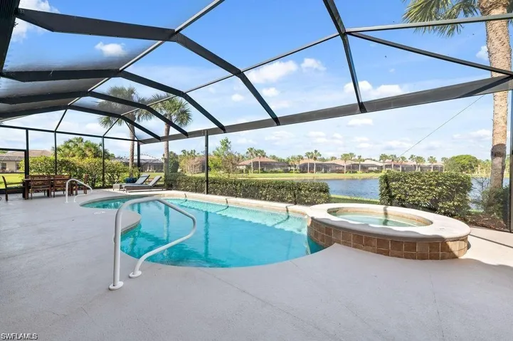 8963 Appaloosa Ct, Naples, Florida 34113