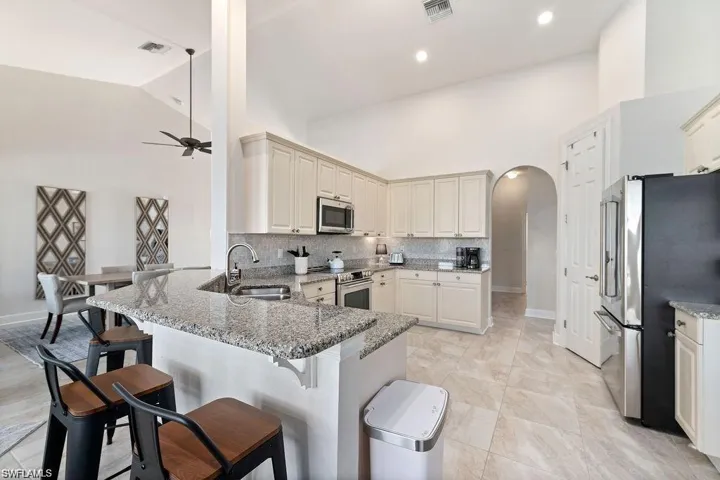 8963 Appaloosa Ct, Naples, Florida 34113