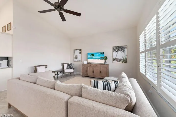 8963 Appaloosa Ct, Naples, Florida 34113