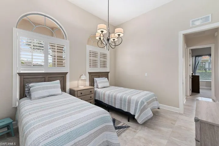 8963 Appaloosa Ct, Naples, Florida 34113