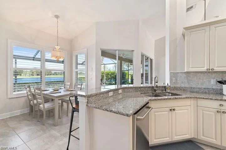 8963 Appaloosa Ct, Naples, Florida 34113