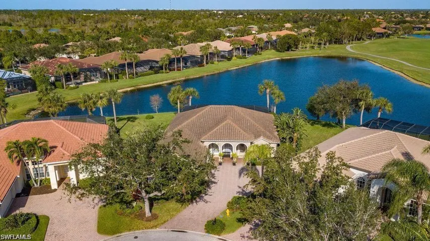 8963 Appaloosa Ct, Naples, Florida 34113