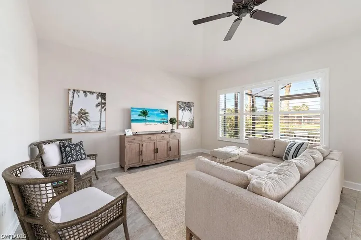 8963 Appaloosa Ct, Naples, Florida 34113