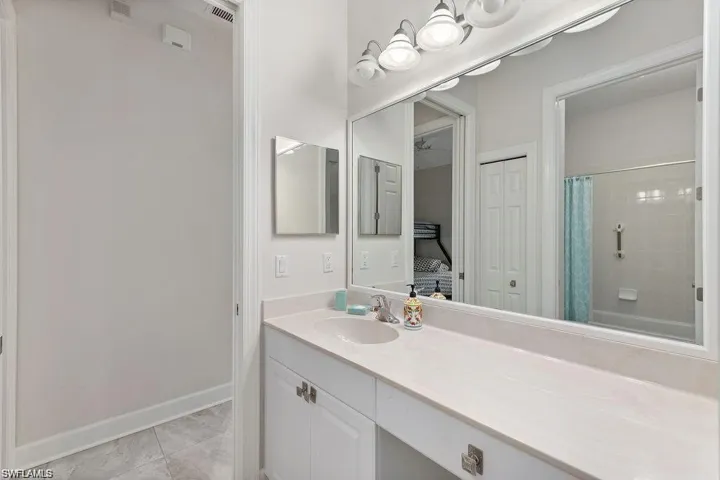 8963 Appaloosa Ct, Naples, Florida 34113