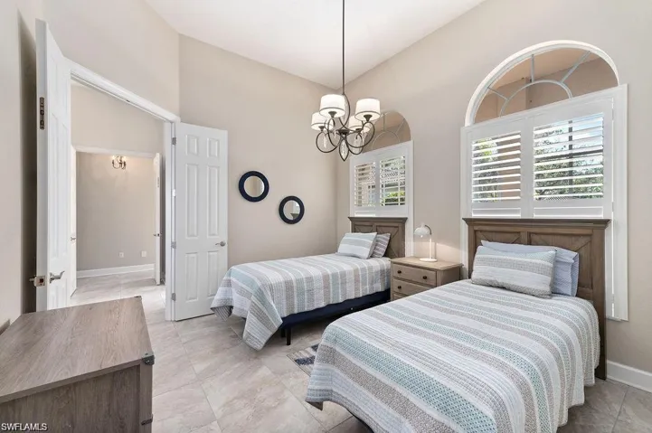 8963 Appaloosa Ct, Naples, Florida 34113