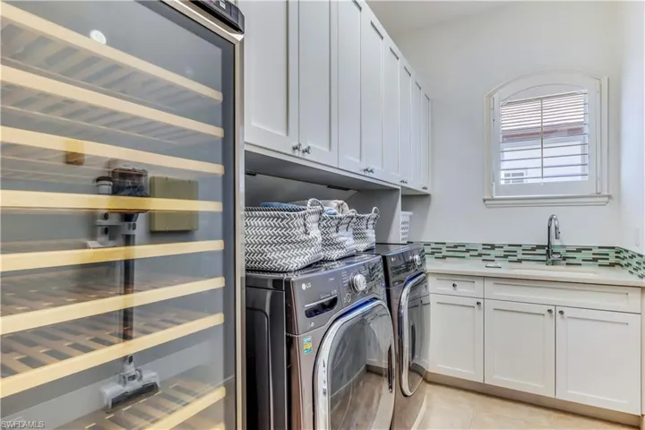Renovated laundry room-so much storage