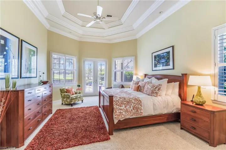 Spacious Primary suite w/access to pool