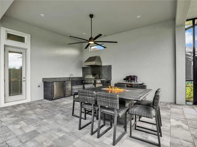15583  Montello  LN, Naples, FL 34114