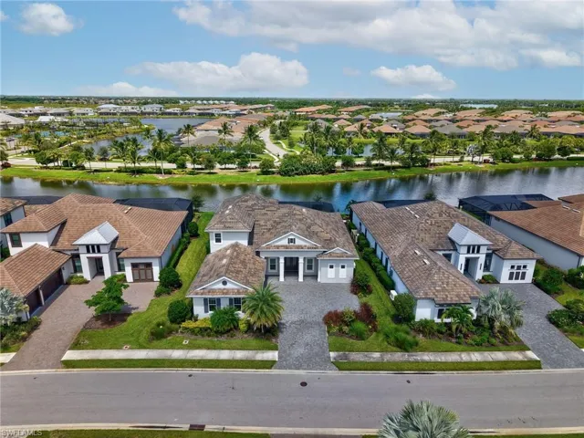 15583  Montello  LN, Naples, FL 34114